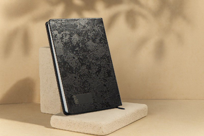 کد16: سالنامه رقعی چرم پترن