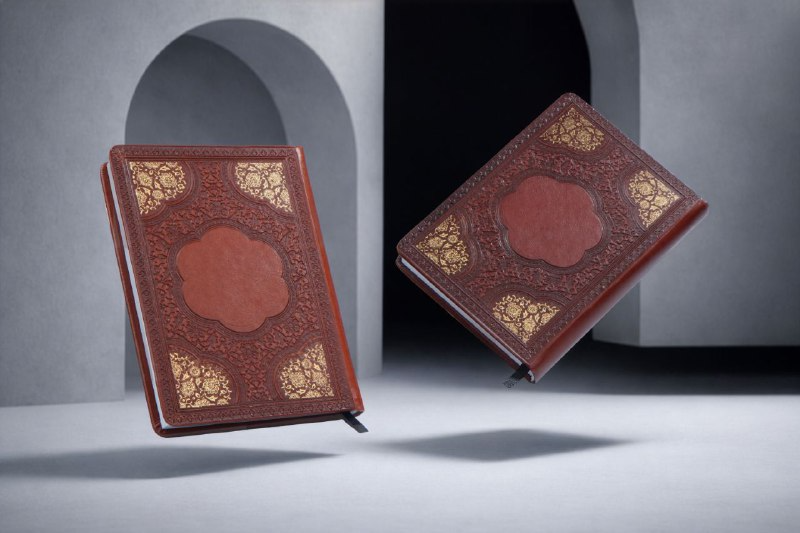 کد 52: سالنامه پالتویی 1/8 ترمودیپلمات نفیس